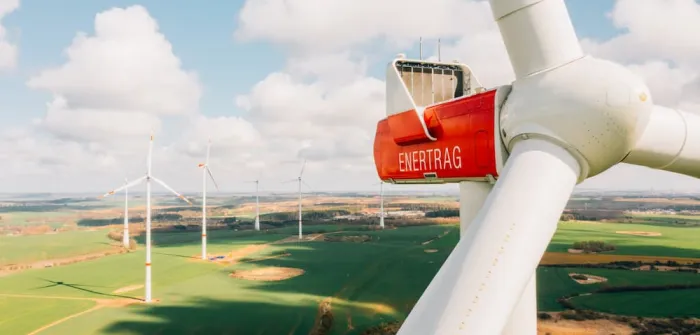 Drohnenaufnahme vom Windrad